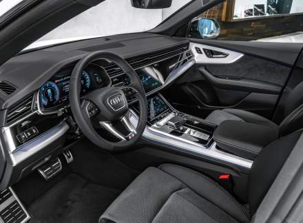 Audi - Q8