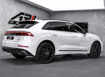 Audi - Q8