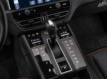 Porsche - Macan