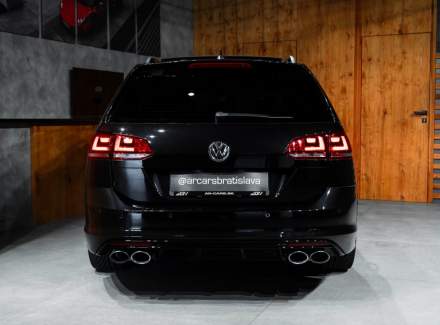 Volkswagen - Golf