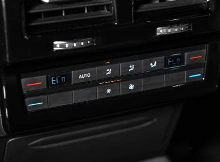 Volkswagen - Touareg