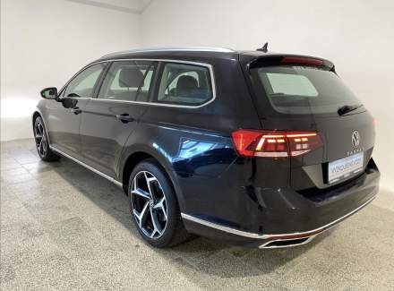 Volkswagen - Passat
