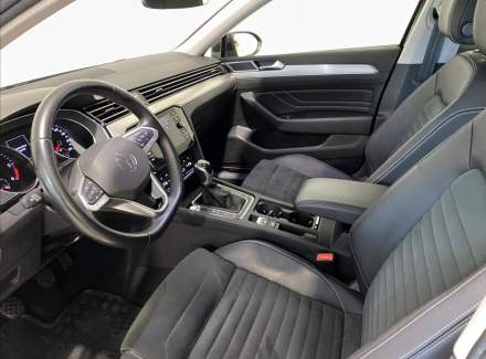 Volkswagen - Passat