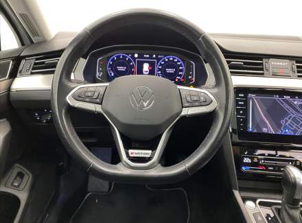 Volkswagen - Passat