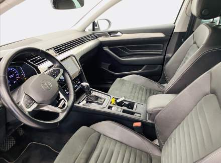 Volkswagen - Passat
