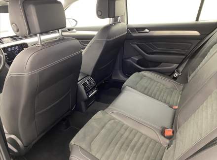 Volkswagen - Passat