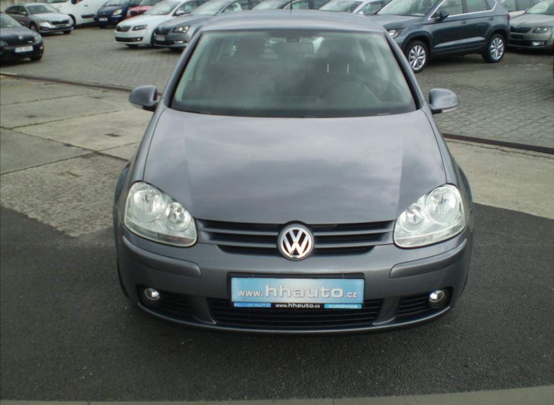 Volkswagen - Golf