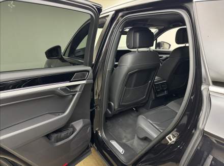 Volkswagen - Touareg