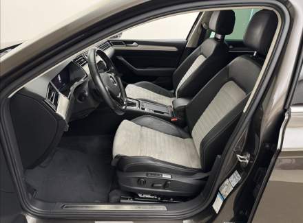 Volkswagen - Passat
