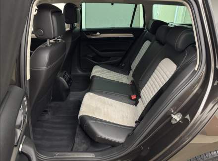 Volkswagen - Passat