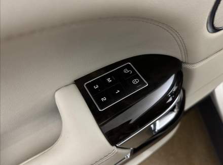 Land Rover - Range Rover