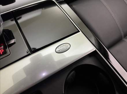 Land Rover - Range Rover Velar