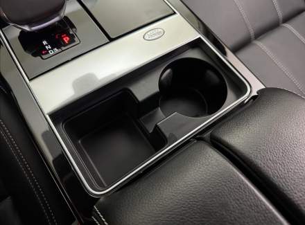 Land Rover - Range Rover Velar