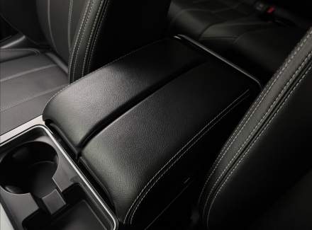 Land Rover - Range Rover Velar