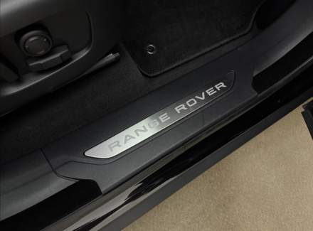 Land Rover - Range Rover Velar