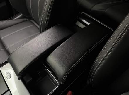 Land Rover - Range Rover Velar