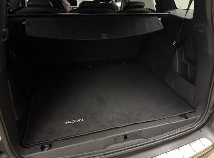 Peugeot - 5008