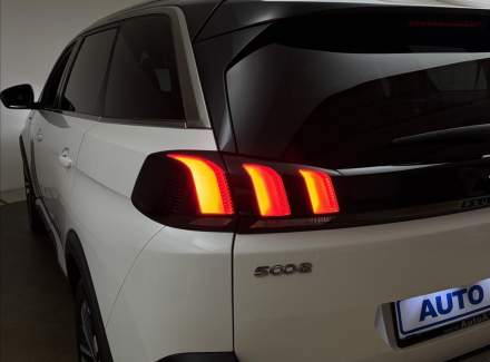 Peugeot - 5008