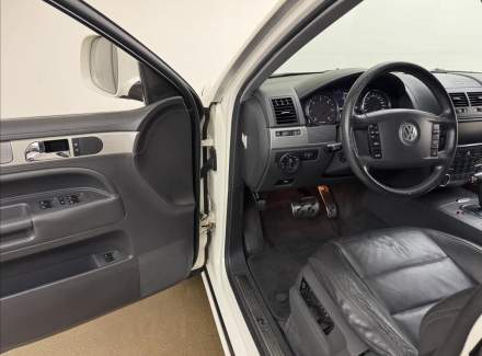 Volkswagen - Touareg