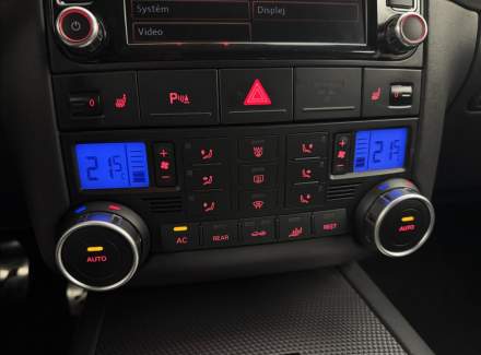 Volkswagen - Touareg