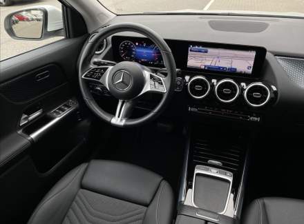 Mercedes-Benz - GLA