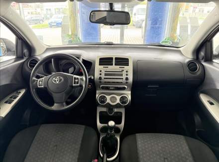 Toyota - Urban Cruiser