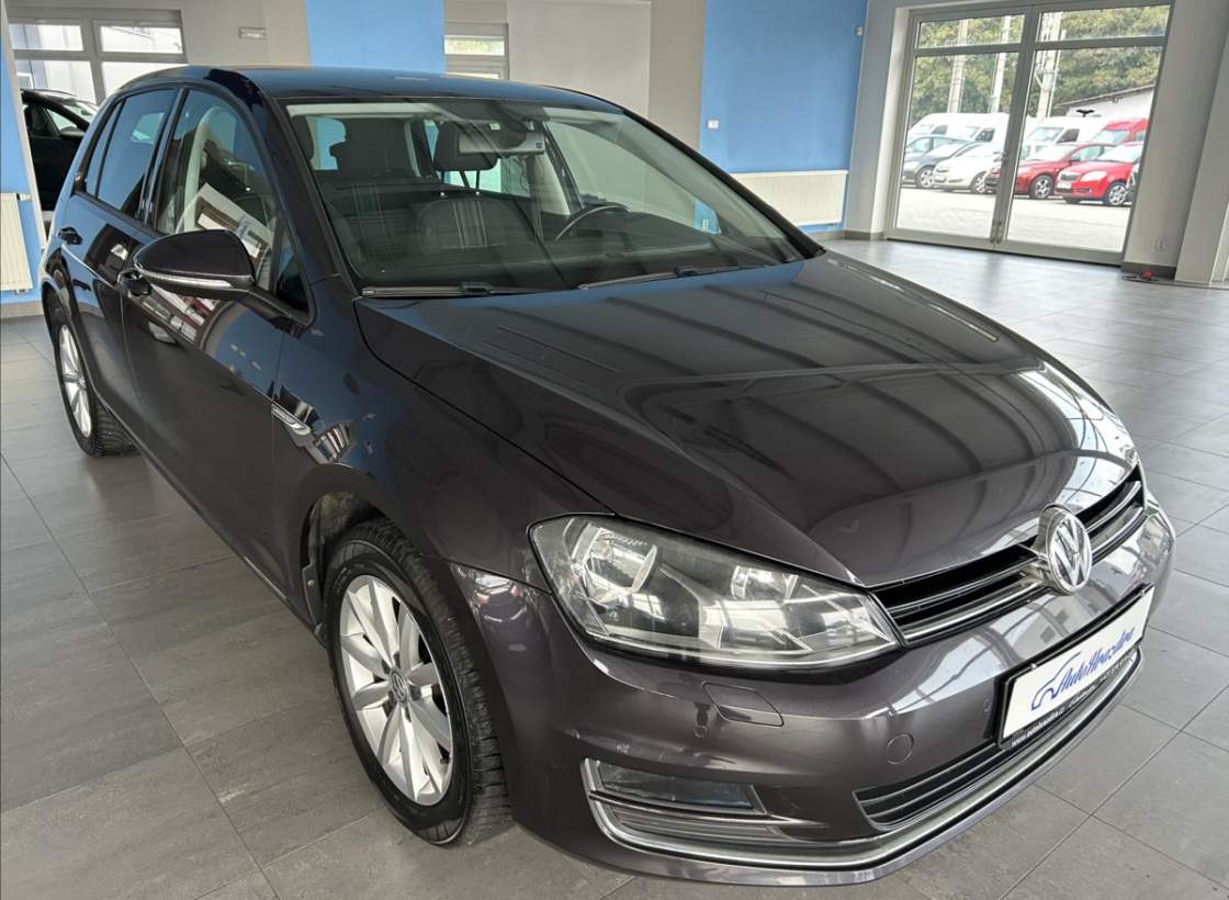 Volkswagen - Golf
