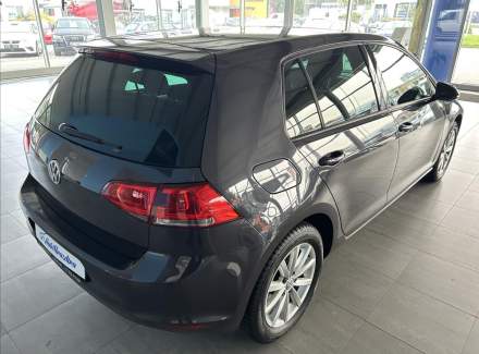 Volkswagen - Golf