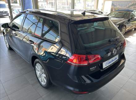 Volkswagen - Golf