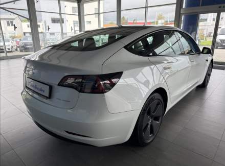 Tesla - Model 3