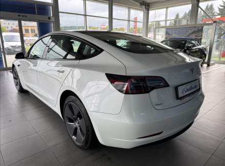 Tesla - Model 3