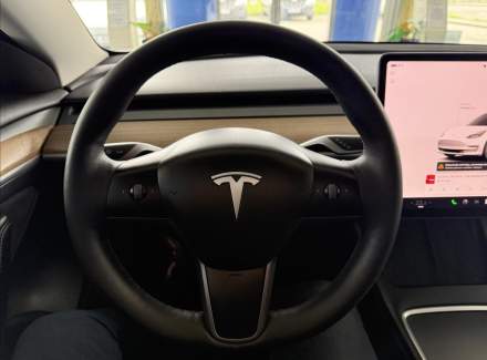 Tesla - Model 3