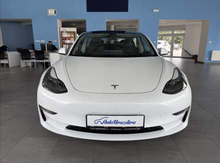 Tesla - Model 3