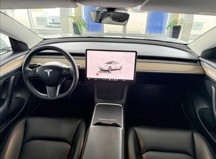 Tesla - Model 3