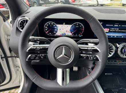 Mercedes-Benz - GLA