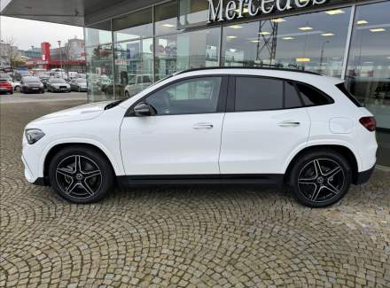 Mercedes-Benz - GLA