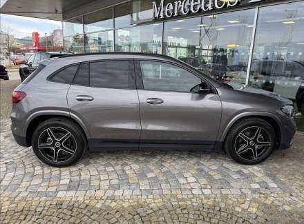 Mercedes-Benz - GLA