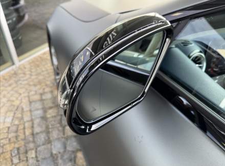 Mercedes-Benz - E-class