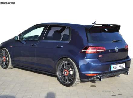 Volkswagen - Golf