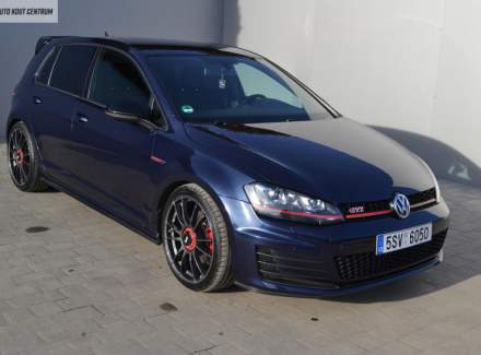 Volkswagen - Golf