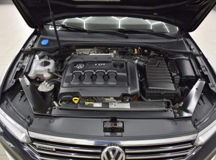Volkswagen - Passat