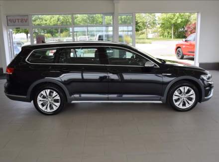 Volkswagen - Passat