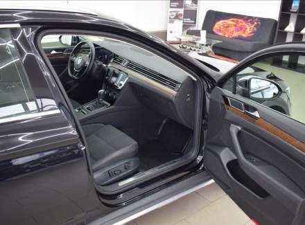 Volkswagen - Passat