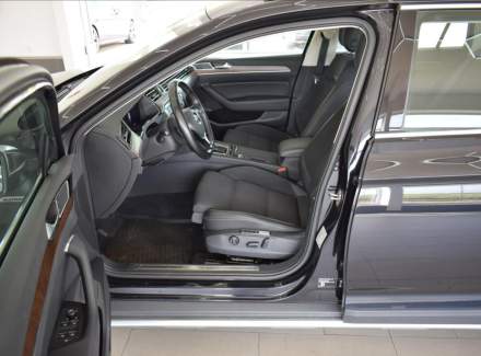 Volkswagen - Passat
