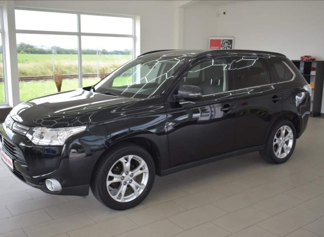 Mitsubishi - Outlander