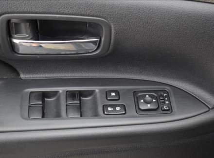 Mitsubishi - Outlander