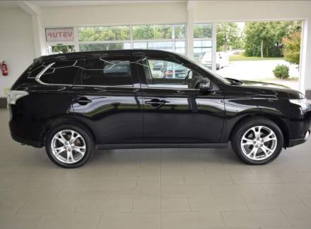 Mitsubishi - Outlander