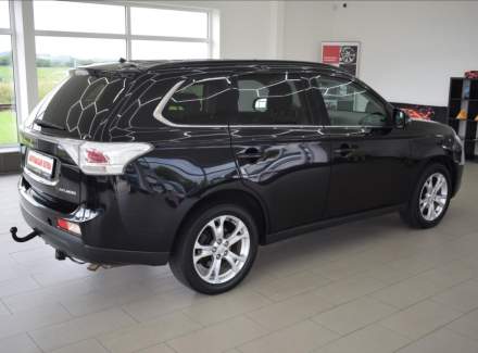 Mitsubishi - Outlander
