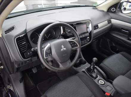 Mitsubishi - Outlander