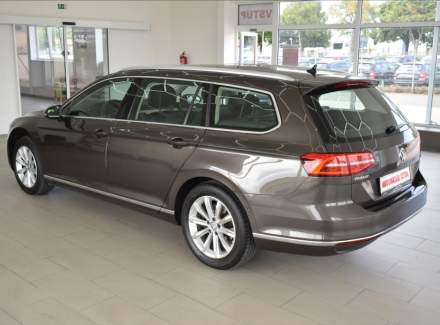 Volkswagen - Passat